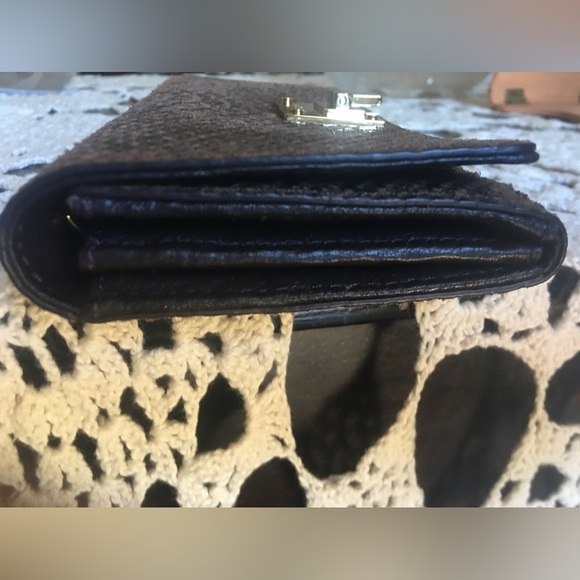 Michael Kors Wallet - Picture 9 of 10